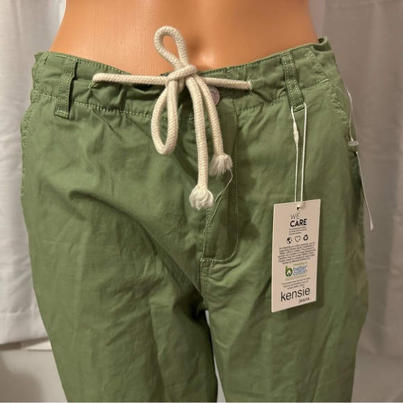 Great Kenzie size 10 green drawstring cuffed cropped pants - Picture 2 of 6